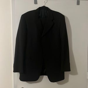 Paulos Olari suit